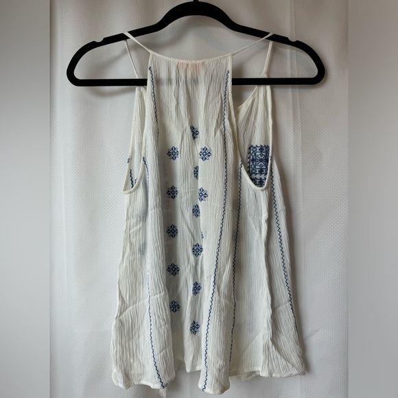 Lucy & Laurel | White & Blue | Boho Chic Tank | Size Small - Picture 3 of 3